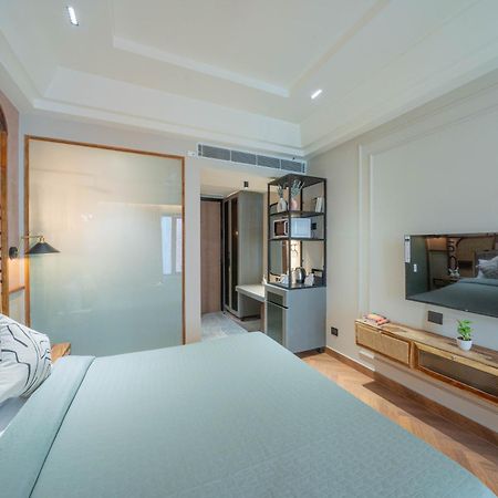 Boutique Hotel By One Tree Гургаон Екстериор снимка