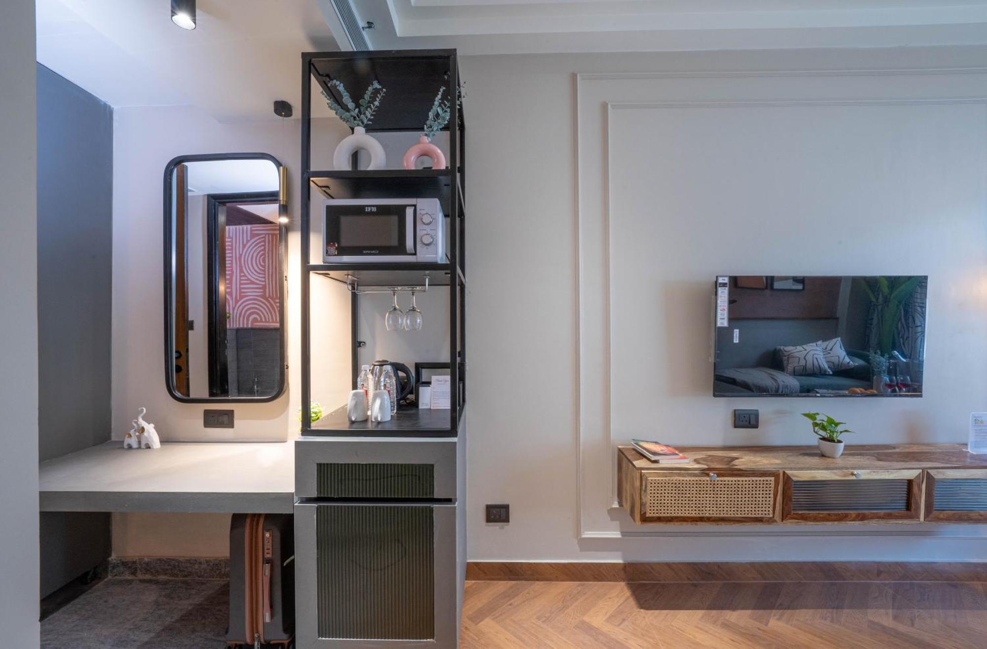 Boutique Hotel By One Tree Гургаон Екстериор снимка