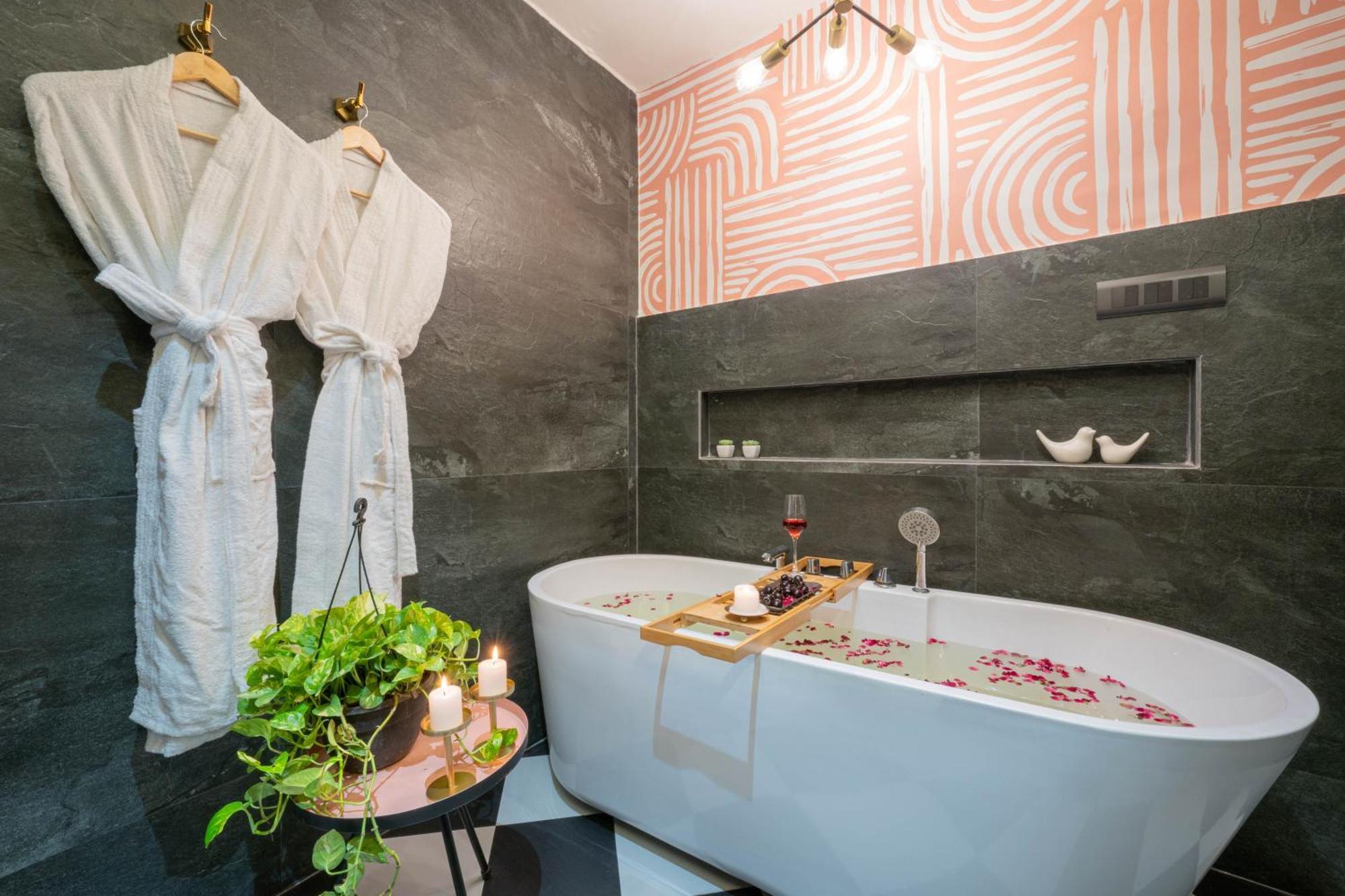 Boutique Hotel By One Tree Гургаон Екстериор снимка
