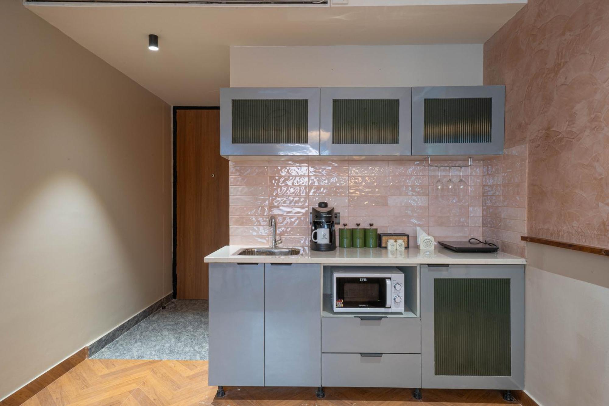 Boutique Hotel By One Tree Гургаон Екстериор снимка